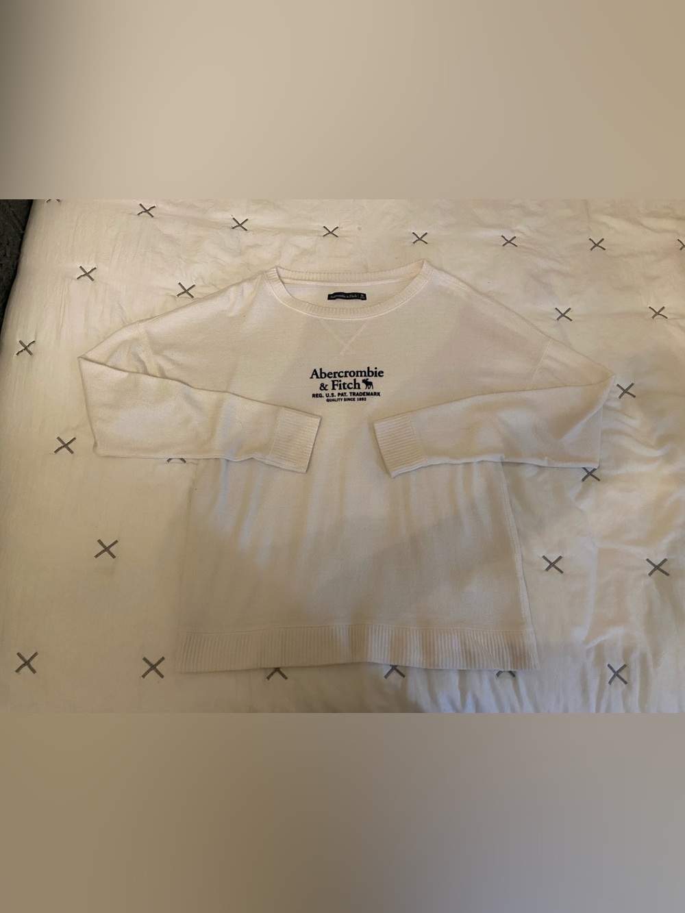Abercrombie & Fitch White Crewneck with Center Logo